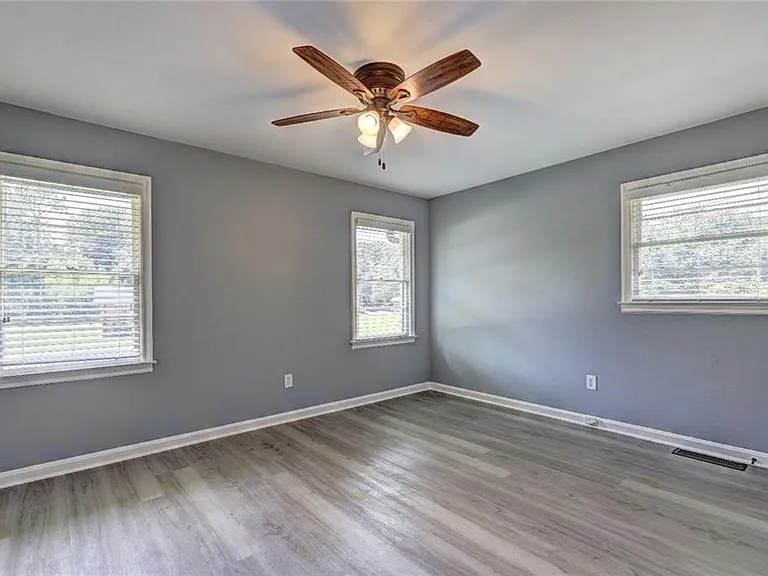 970 Oglethorpe Ave — Photo 28