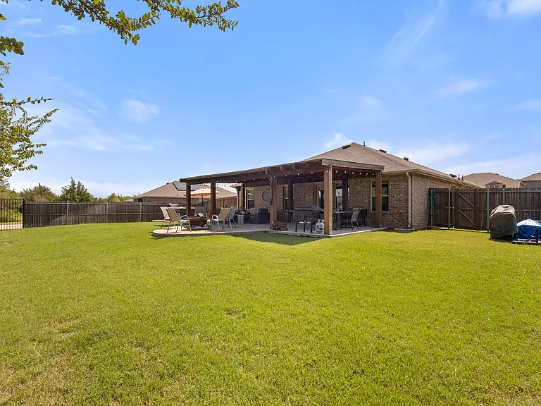 3319 Everly Dr — Photo 3