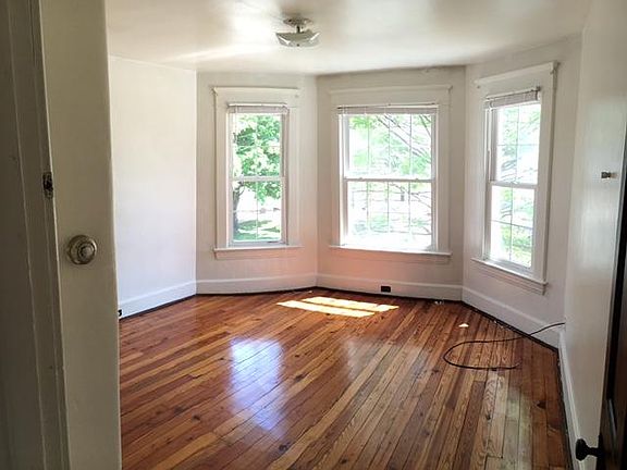3rd image of 16 Palmer St #B