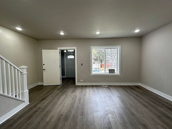 3rd image of 7120 S Winchester Ave
