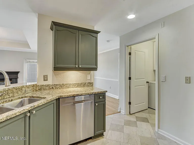 400 E Bay St #504 — Photo 63