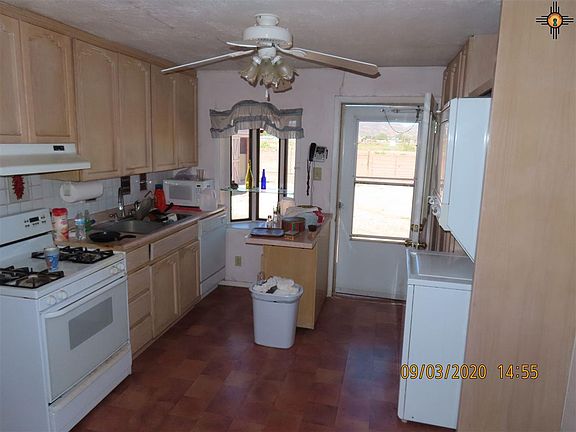 3rd image of 636 E Sargent St