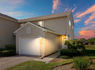 1400 Hunters Ridge Dr UNIT 114, Genoa City, WI 53128