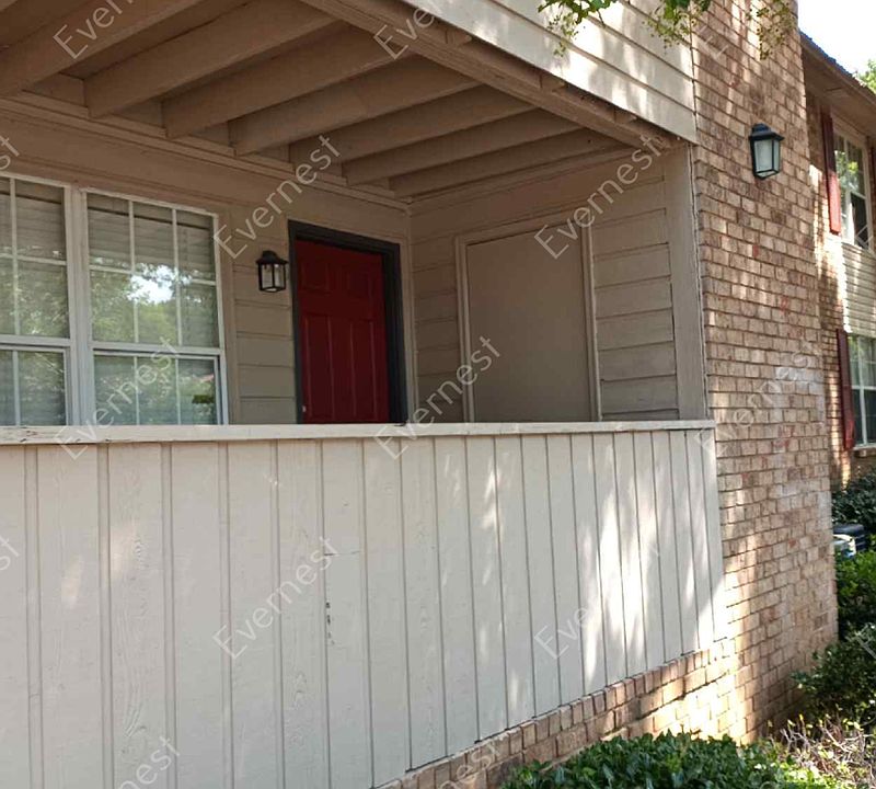 1st image of 903 Chapel Creek Dr