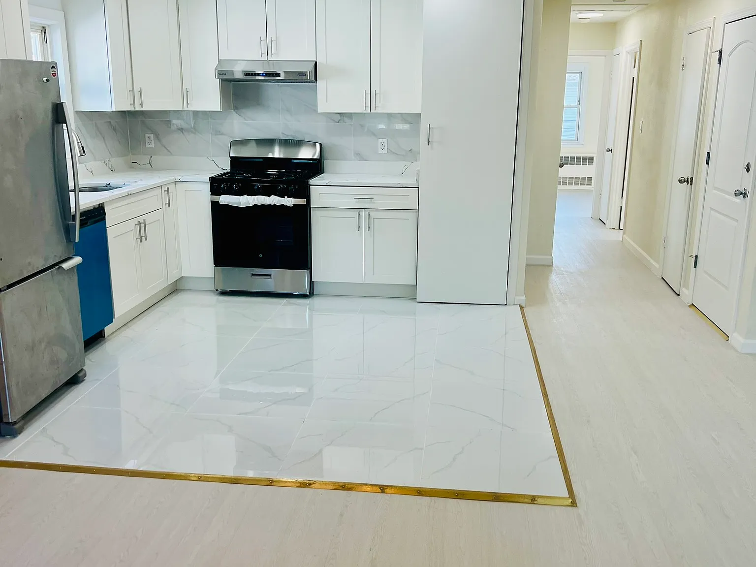 3 bed, 1.5 bath, $3,300 — Photo 2