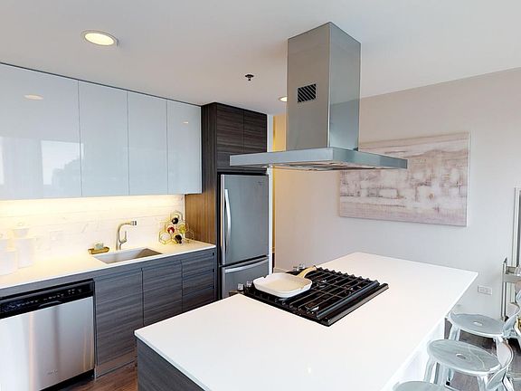 3rd image of 149 W Kinzie St #803