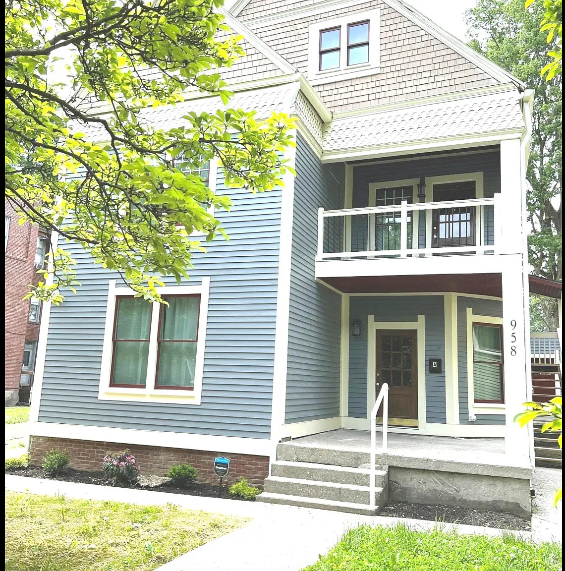 3 bed, 3.0 bath, 2187 sqft, $2,880 — Photo 1