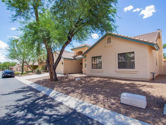 3rd image of 1421 E Sonoran Desert Dr