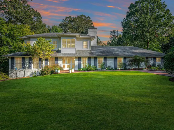 3725 Dunbarton Dr, Mountain Brook, AL 35223
