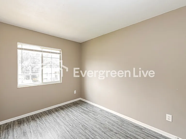 32 Valeside Dr — Photo 14