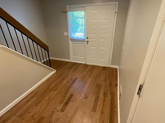 5th image of 84 Stockton Ct