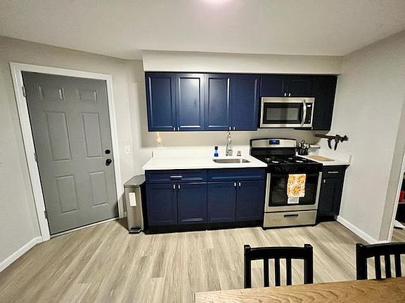 5th image of 40 Honiss St Floor 1