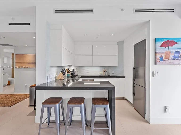 15713 Fisher Island Dr #15713 — Photo 9