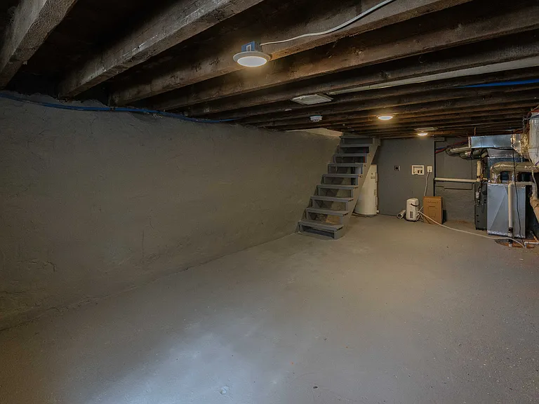 17 E Ashmead St — Photo 22