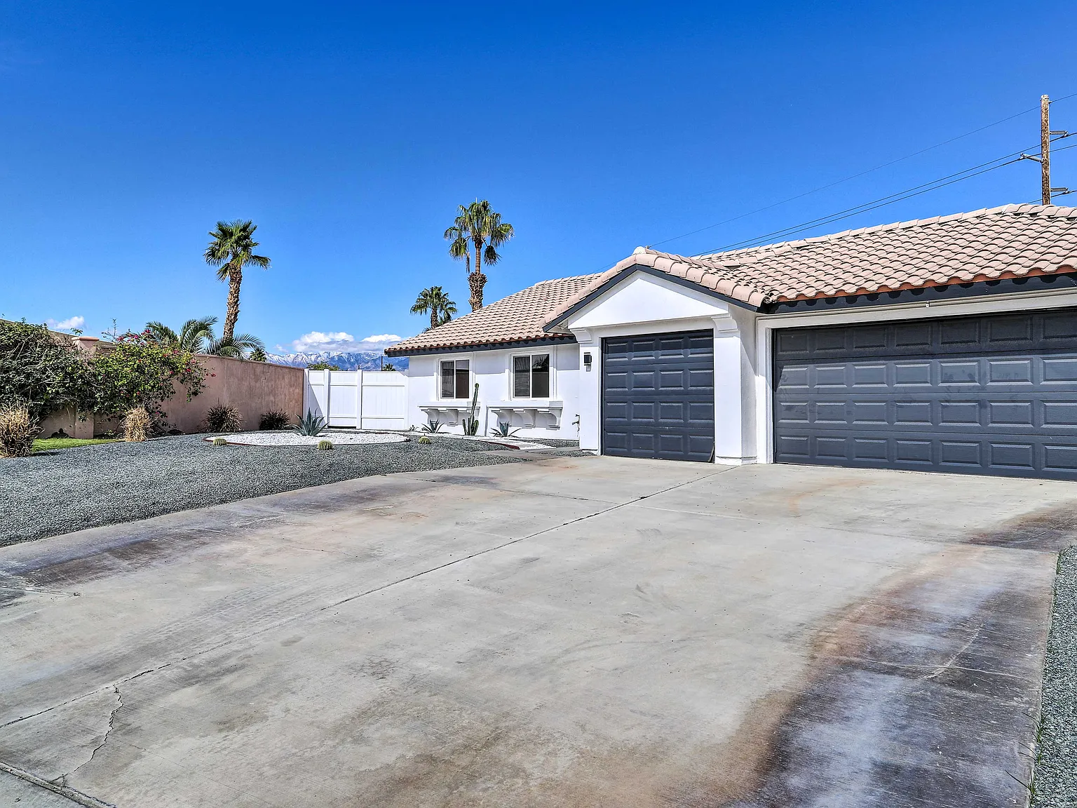3 bed, 1336 sqft, $3,700 — Photo 3
