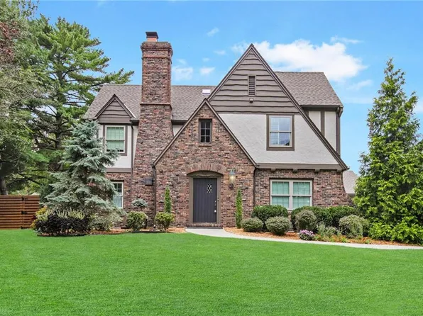 5306 Pawnee Ln, Fairway, KS 66205