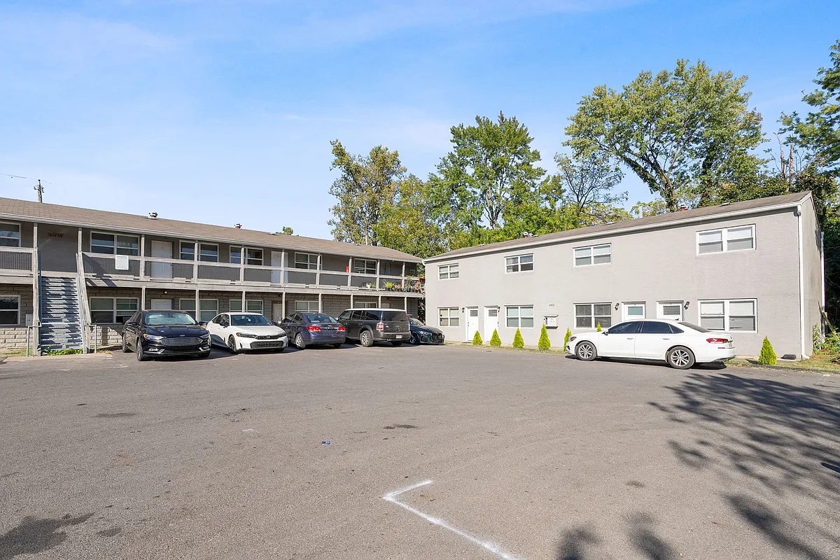 Building Photo - 482 E Norwich Ave #C