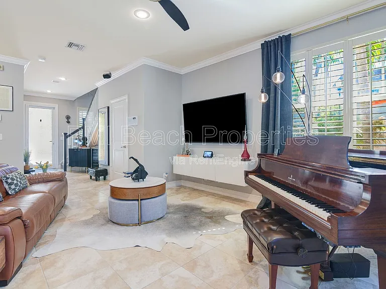 3438 NE 13th Ave — Photo 5