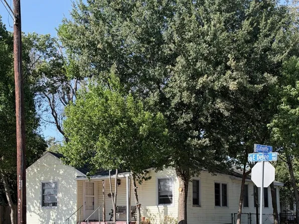 706 E Defee Ave, Baytown, TX 77520