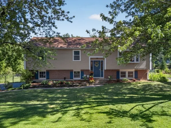 3 Jerridge Ln, Chelmsford, MA 01824
