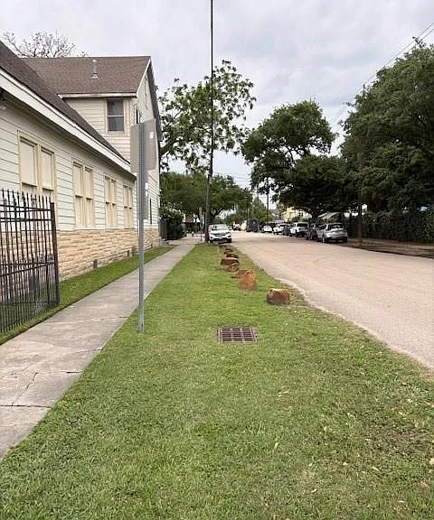 5102 Center St — Photo 4