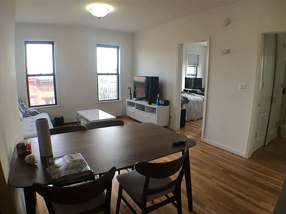 1st image of 162 Bedford Ave APT 4F
