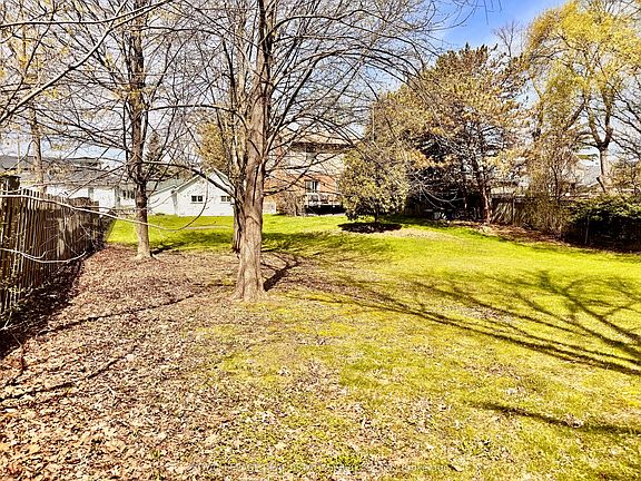 3rd image of 2386 Sovereign St