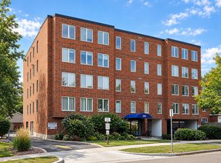 355 W Miner St APT 1A, Arlington Heights, IL 60005