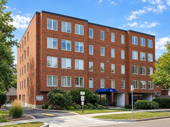 355 W Miner St APT 1A, Arlington Heights, IL 60005