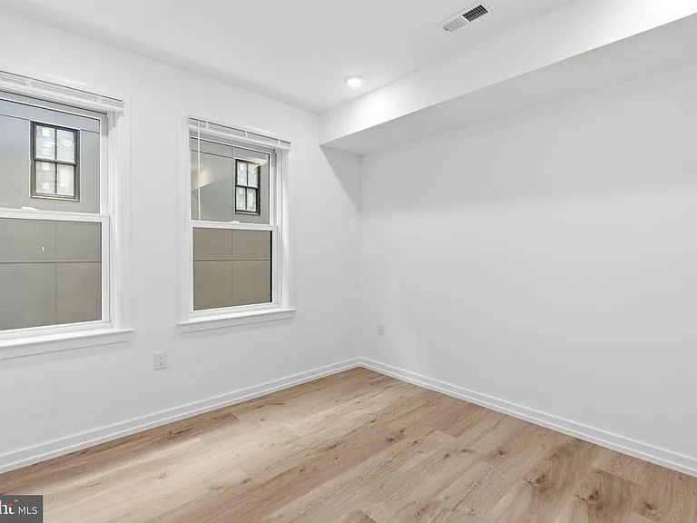 208 Vine St #3E — Photo 10