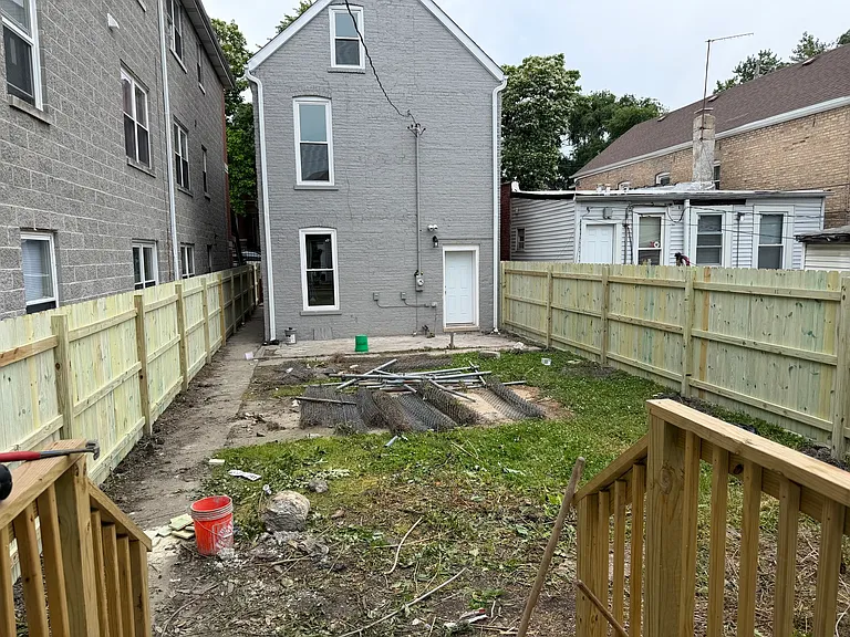 1821 S Fairfield Ave — Photo 24
