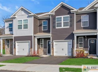 17 Katherine Dr, Burlington, NJ 08016