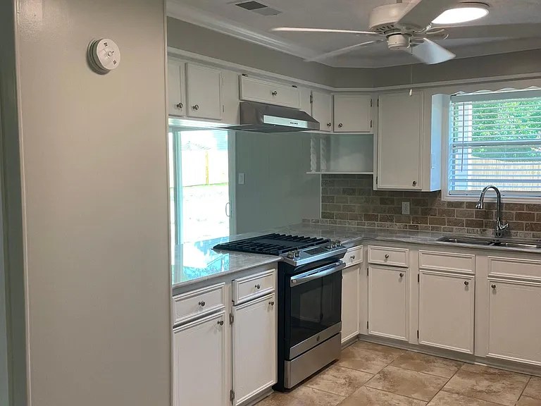 1700 Hollis Rd — Photo 3