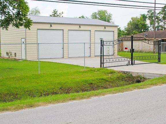 4th image of 14310 Henry Rd