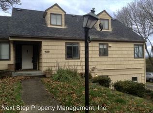6221 NE Simpson St APT 2, Portland, OR 97218