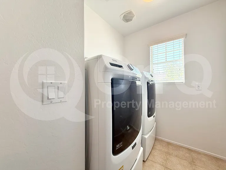 1911 S Tucana Ln — Photo 18