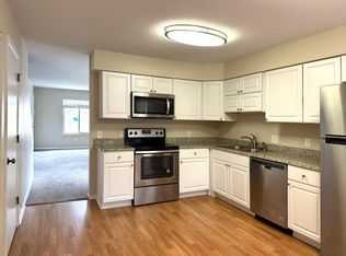 3942 Fairwood Dr, Sylvania, OH 43560