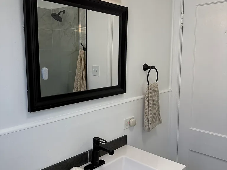 1457 W Foster Ave #3R — Photo 11