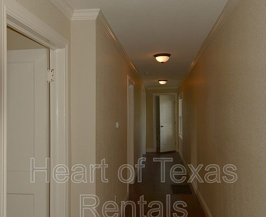 5th image of 2821 1/2 Columbus Ave #1