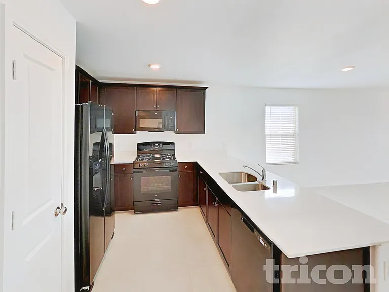 8412 Bell Ridge Ln — Photo 5