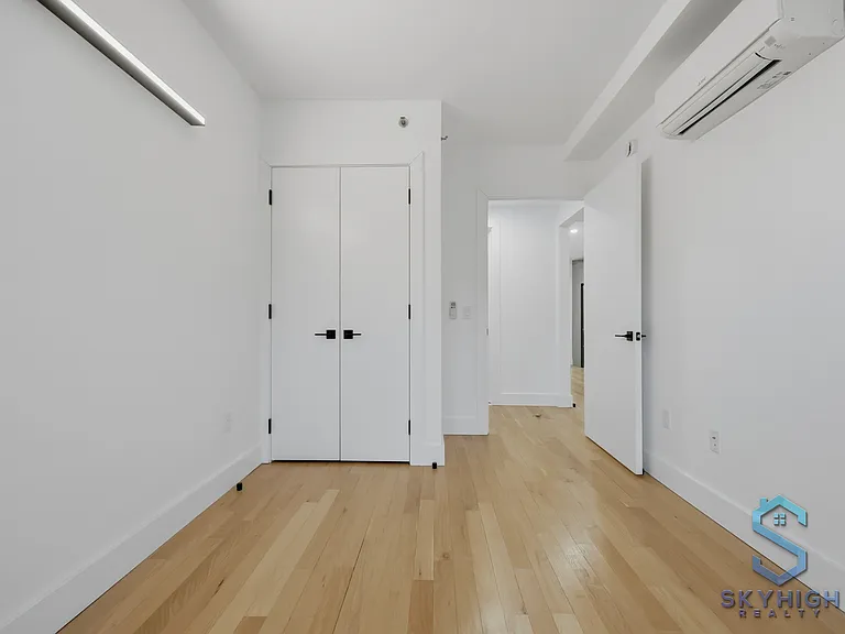 3 Clarkson Ave #5B — Photo 8