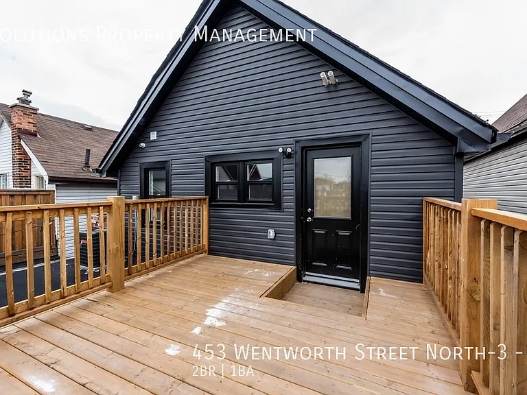 453 Wentworth St N #3 — Photo 1
