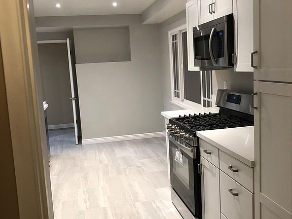 4th image of 8033 Moorcroft Ave
