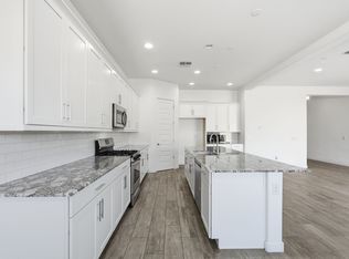 204 E Taurus Pl, Chandler, AZ 85249