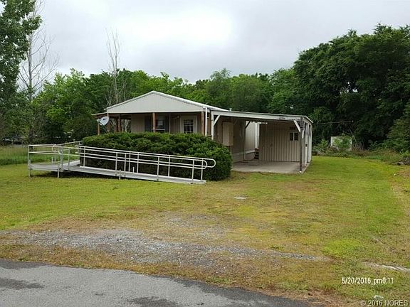 3rd image of 605 SE 11th St