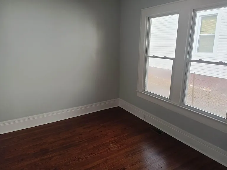 111 S Van Gilder St — Photo 7