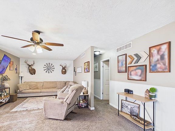 5th image of 2317 Maple Rd