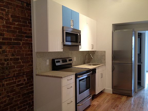 5th image of 606 Humboldt St APT 3R