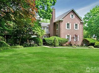 295 E Chestnut Ave, Metuchen, NJ 08840