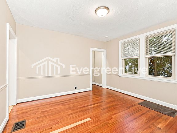 3rd image of 5279 Relluk Dr
